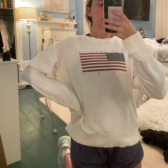Brandy Melville Los Angeles Sweatshirt - Picture 2 of 4